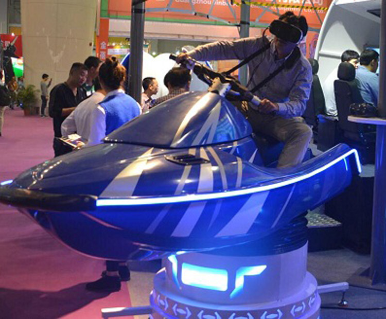 成都卓信智诚科技VR摩托艇.jpg